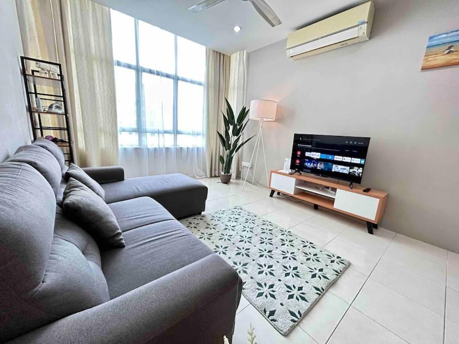 Kinrara Bukit Jalil Sunway 3 Bedroom Comes With 2 Parking Apartment *